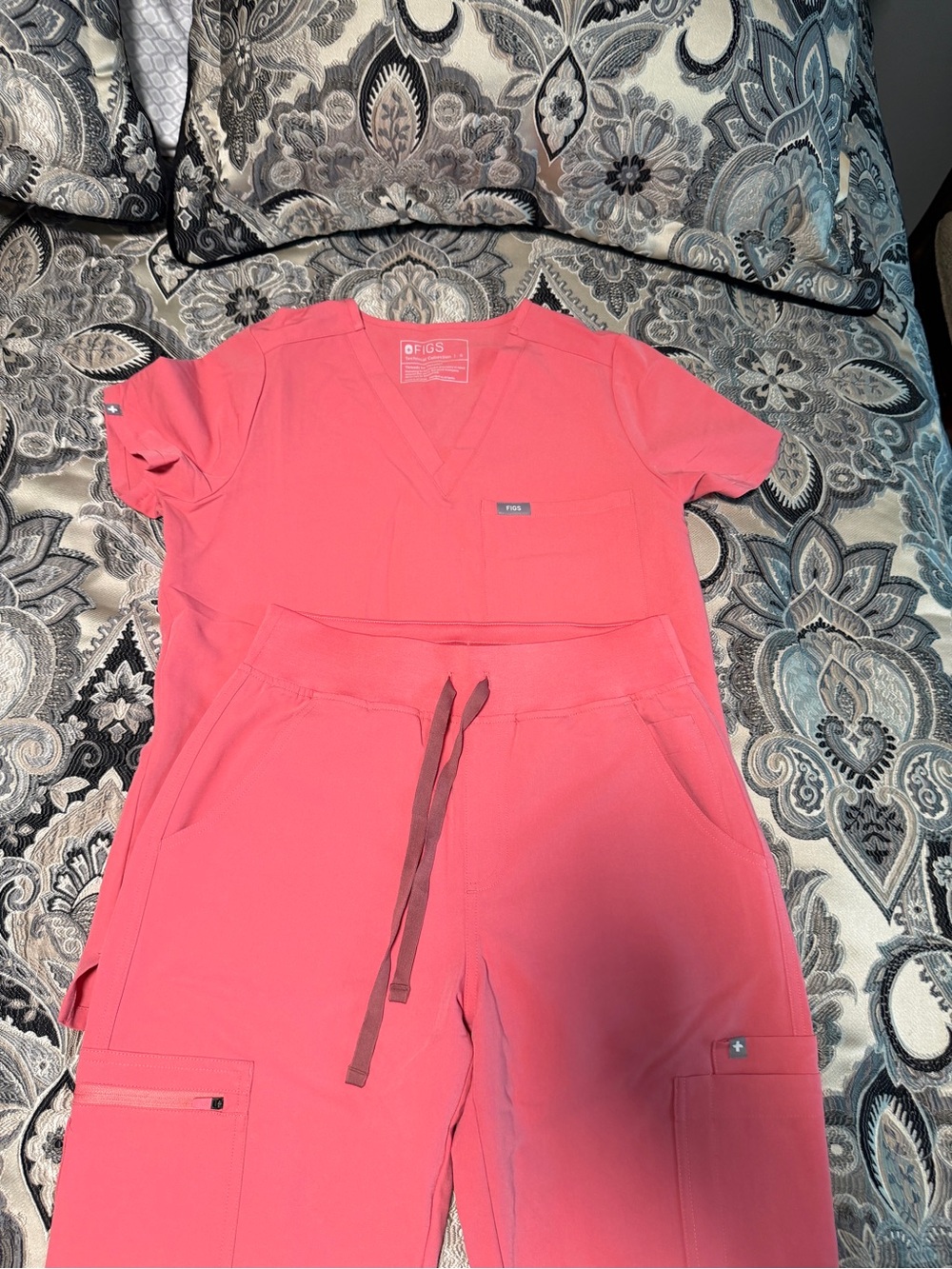 Figs Catarina scrub top & high waisted yola scrub pants